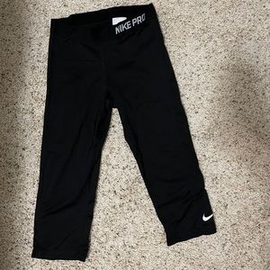 Nike Pro Capri Leggings